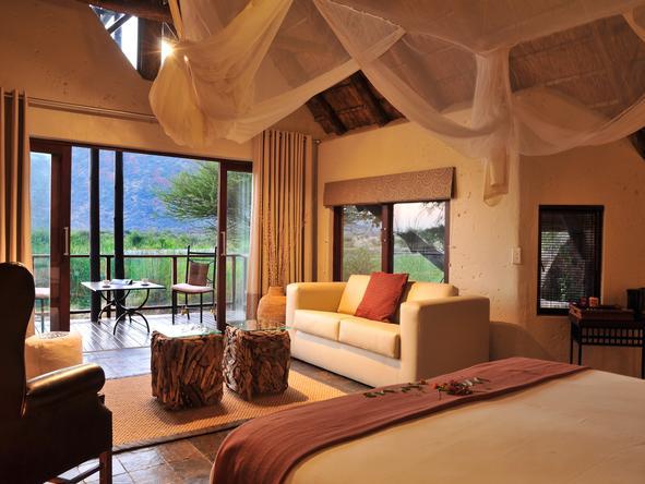 vTau Game Lodge - Private Lounge 